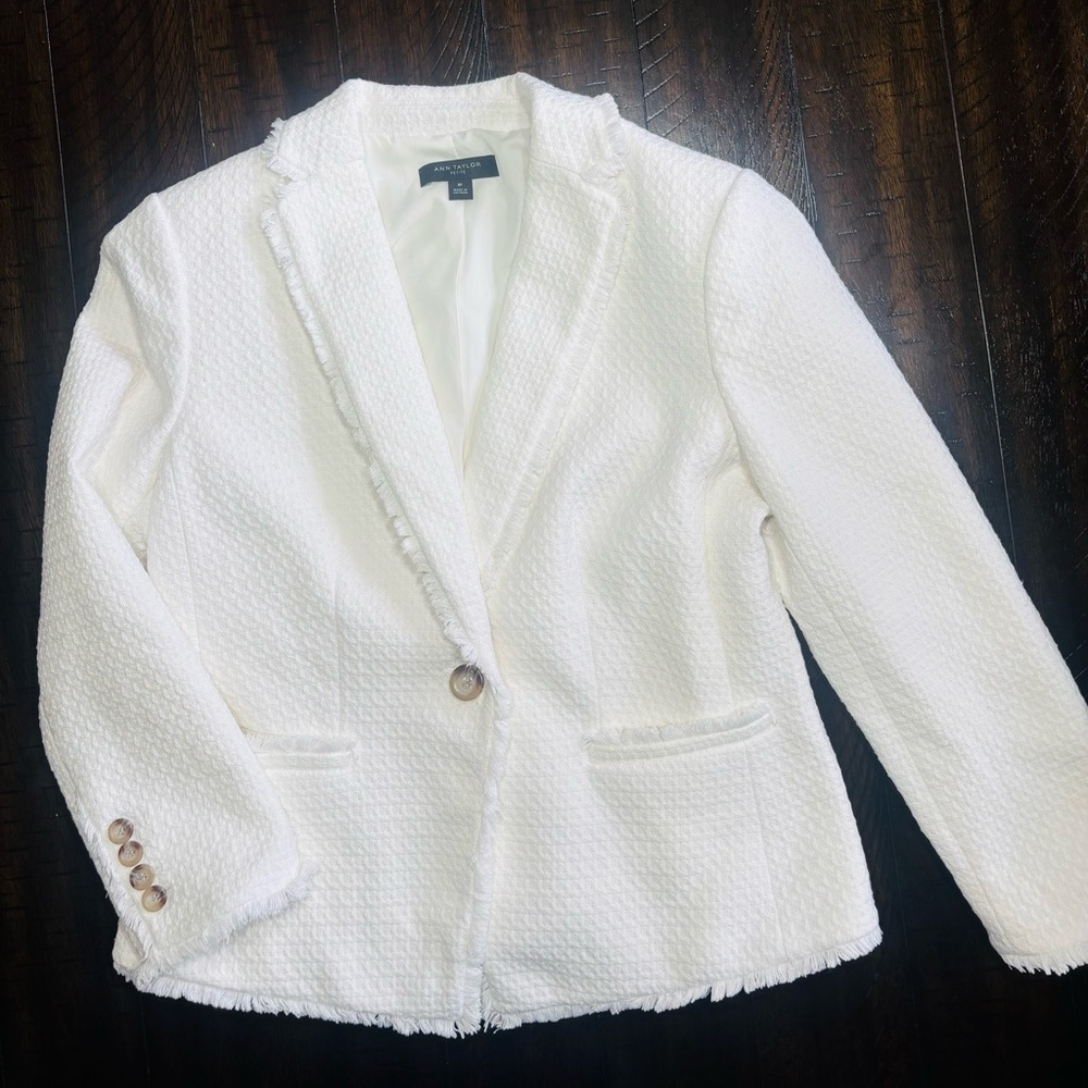 Ann Taylor White Textured Fringe Trim Blazer